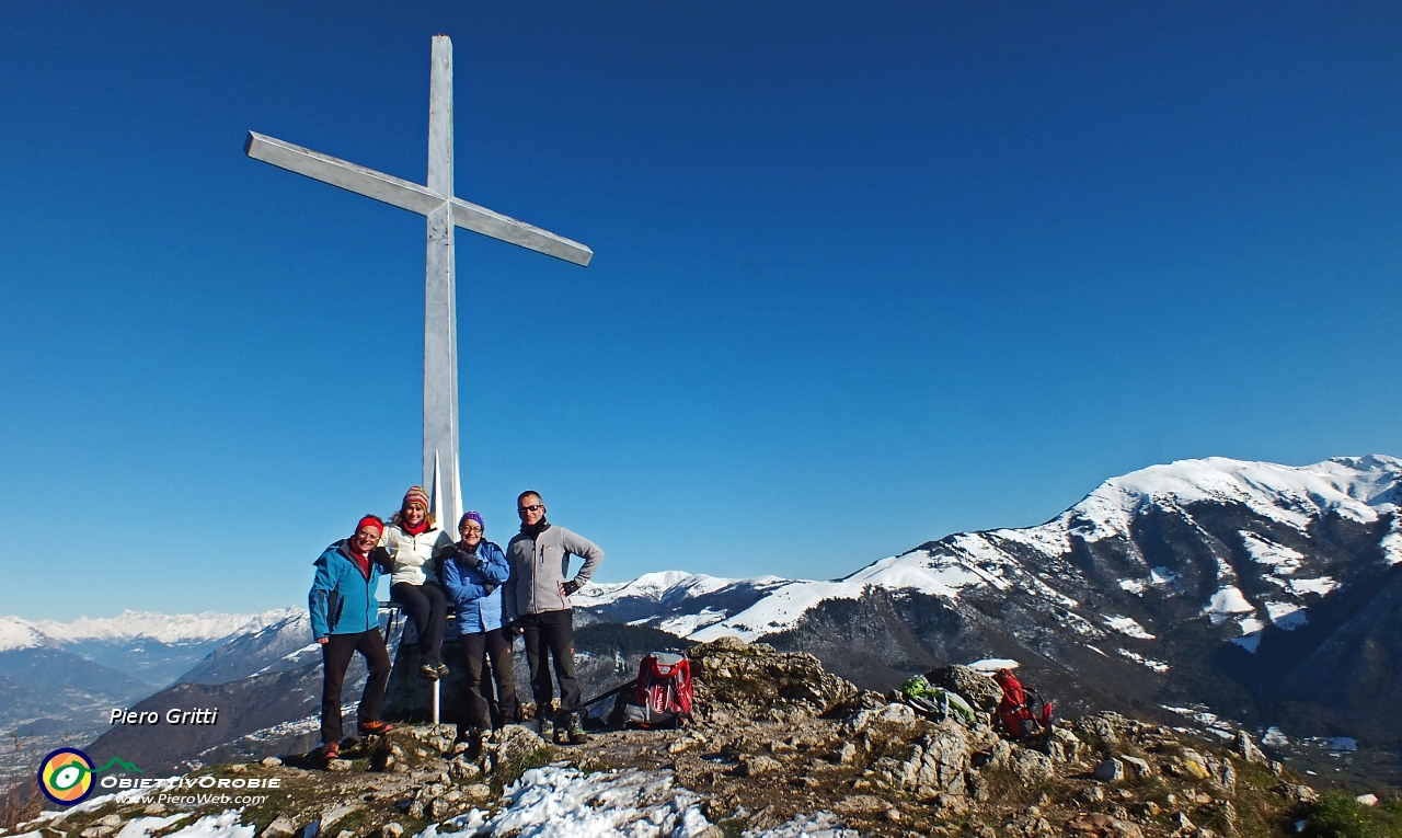 03 In vetta  alla Corna Trentapassi (1248 m).JPG